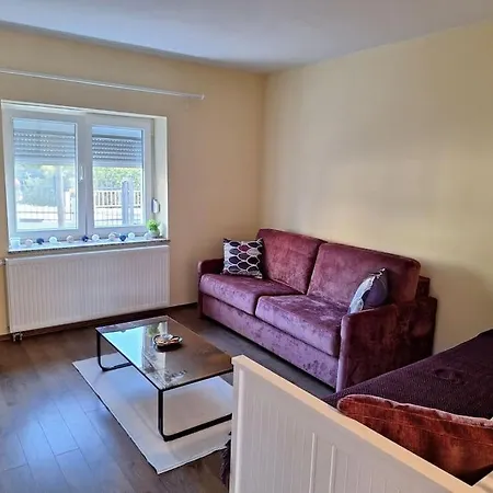 Studio Apartman Ela Apartment