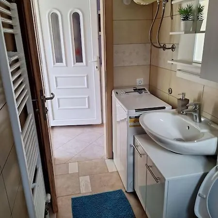 Apartment Studio Apartman Ela *